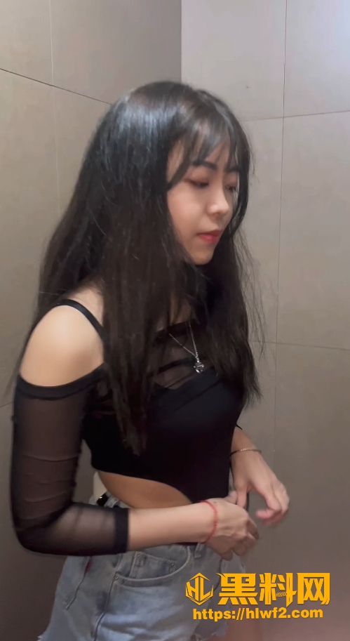 学生妹户外露出