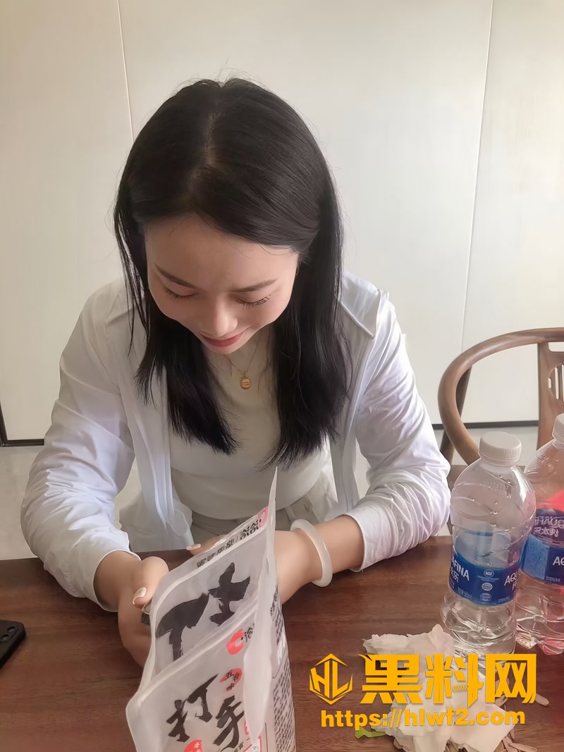 02深圳三中英语老师苏桐1 2wm