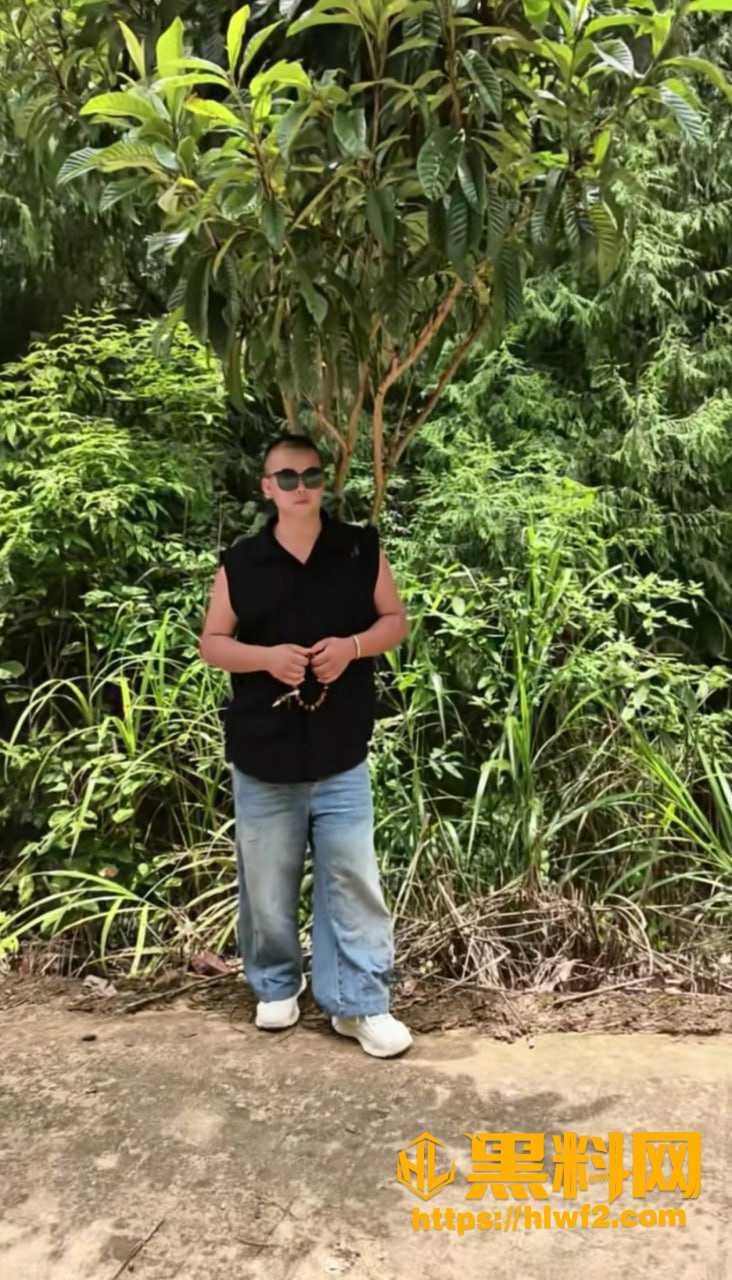 公益慈善家被曝多次出轨 8