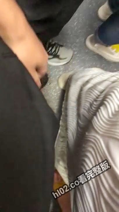 409X723