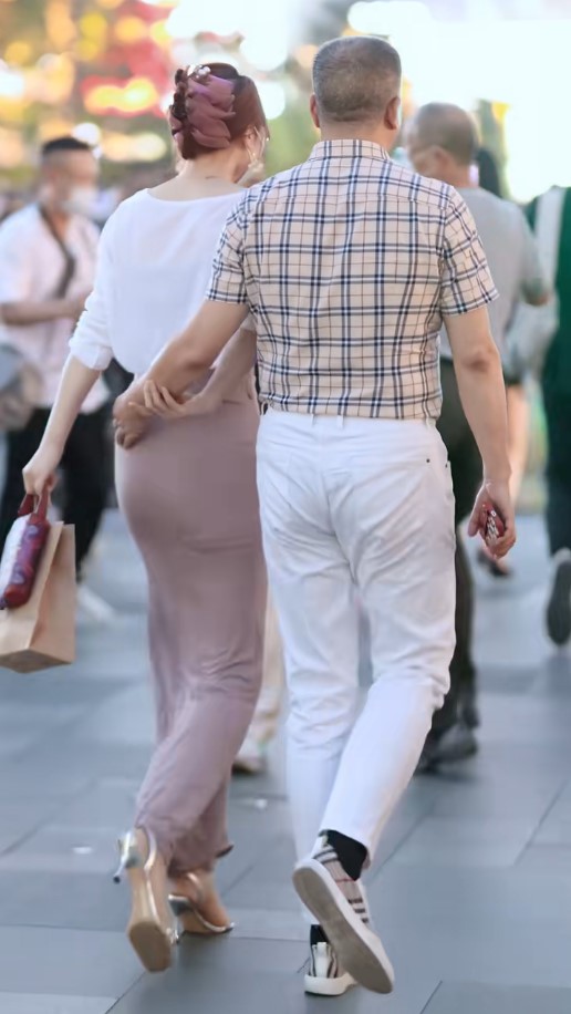 516X916
