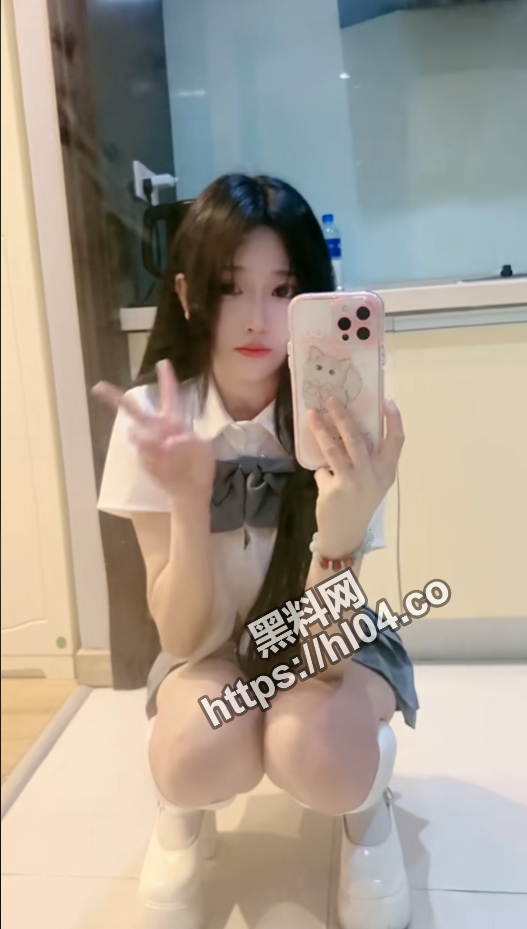 527X929