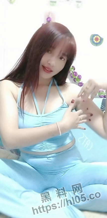 430X877