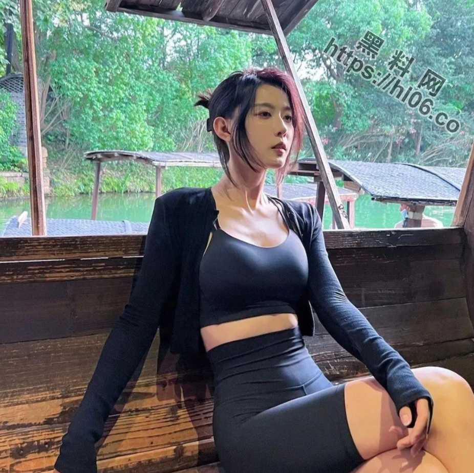 926X925