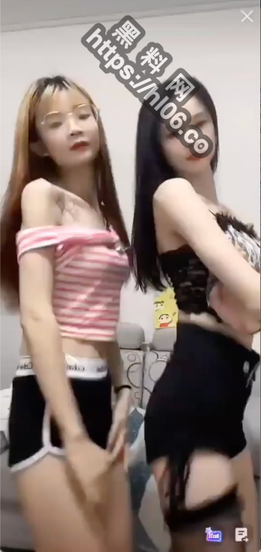 858X1816