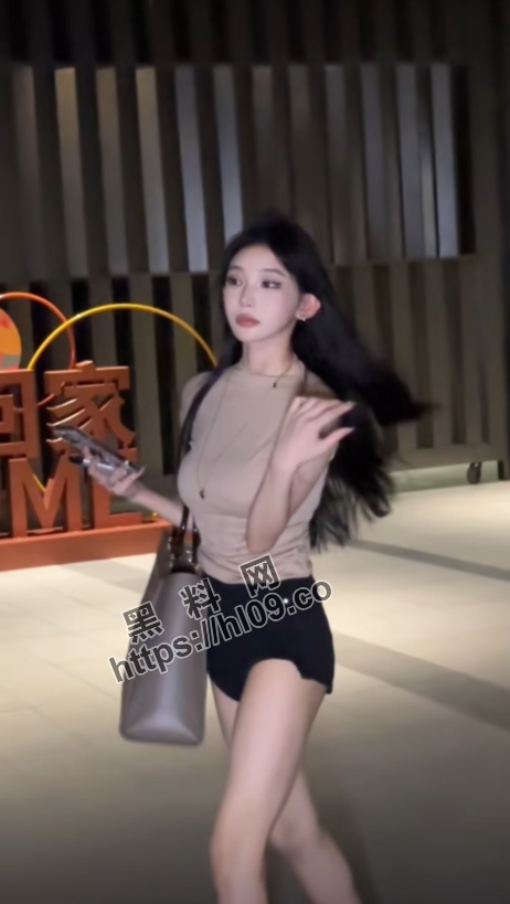 462X819