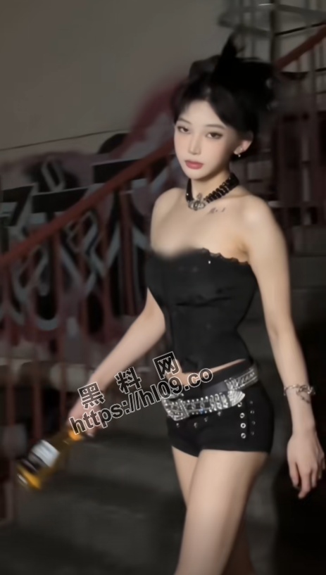 463X817