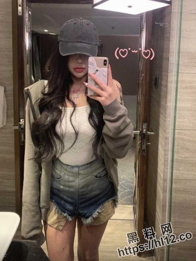659X878