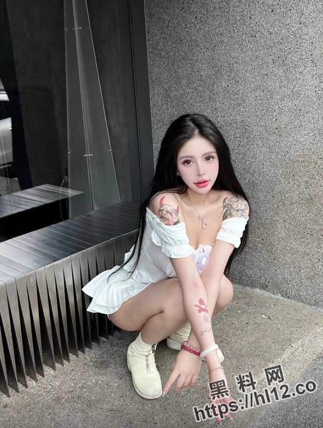 659X873