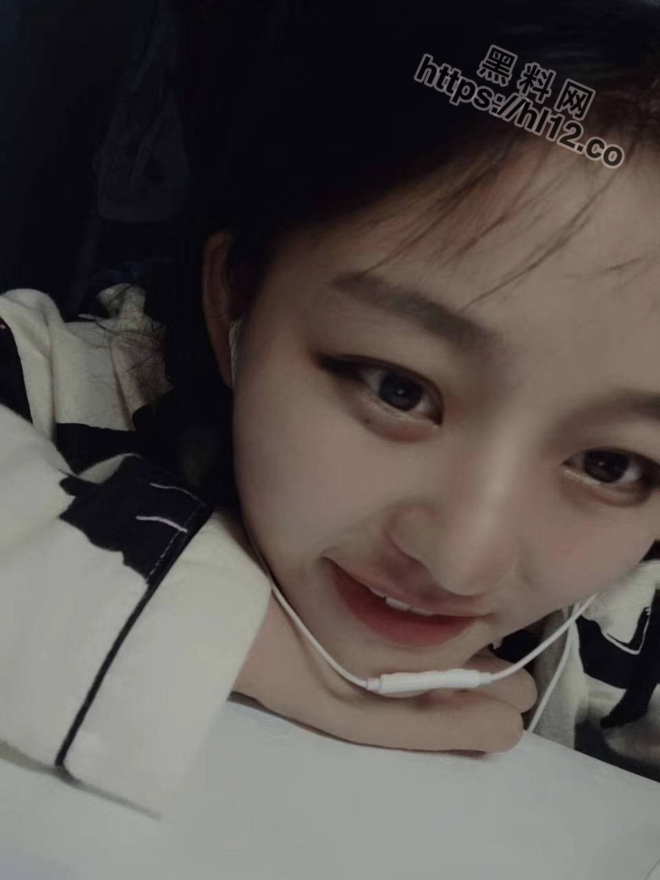 960X1280