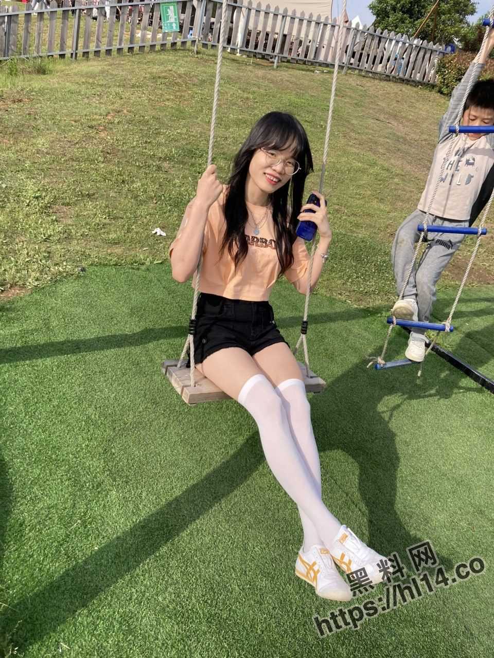 960X1280