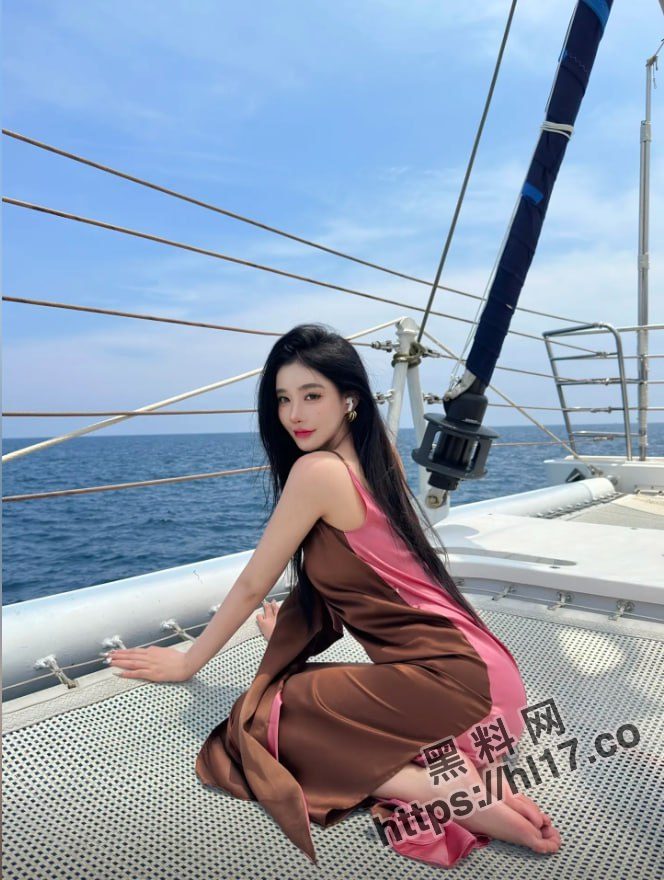 664X880