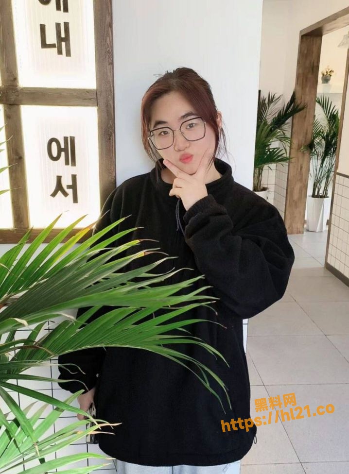 718X976