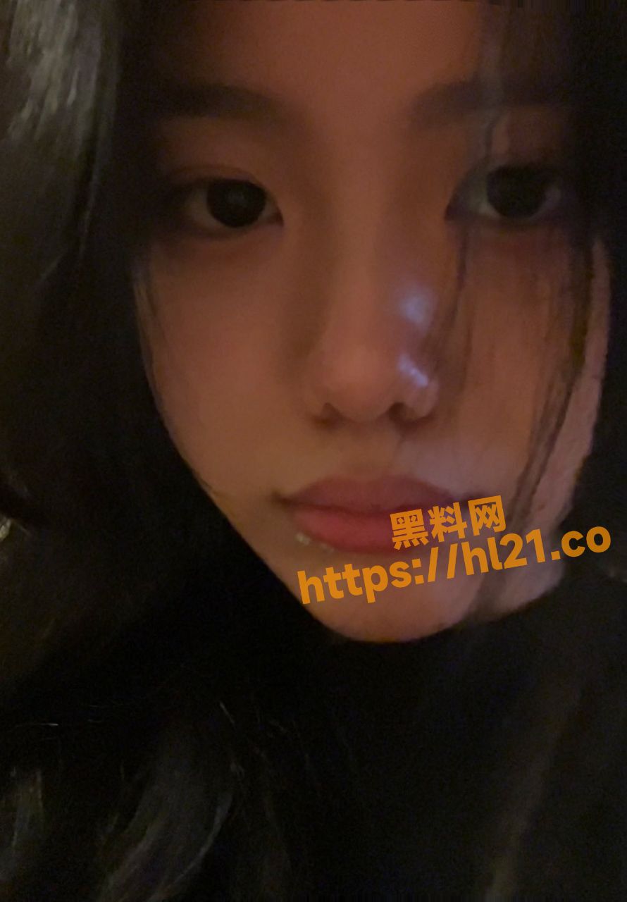 890X1280
