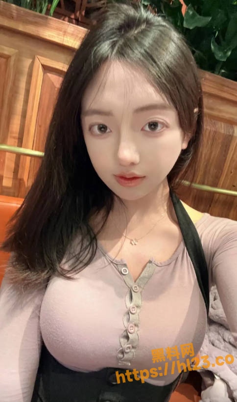 484X819