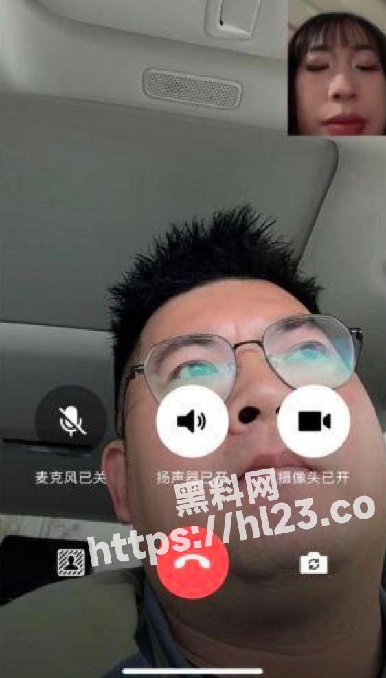 562X988