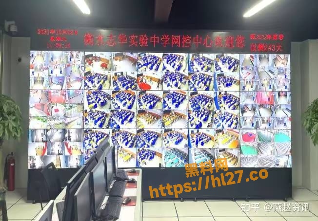 652X454