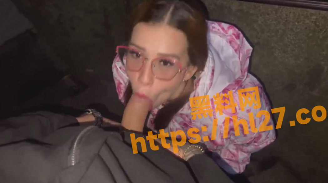 1048X586