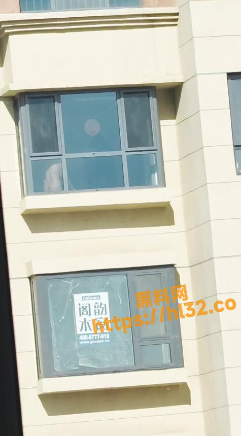 475X859