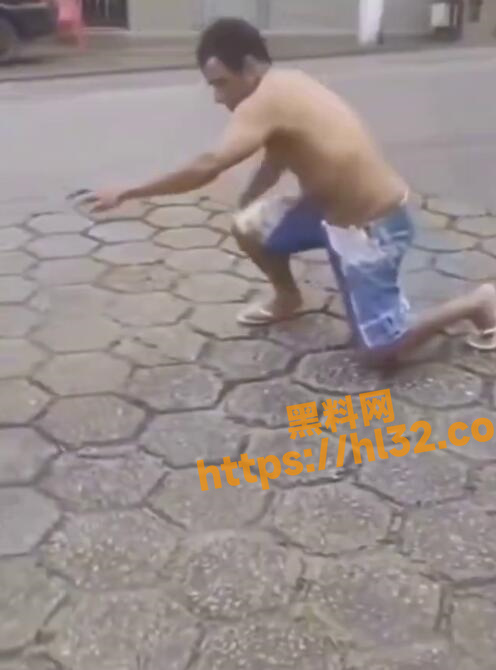 496X670