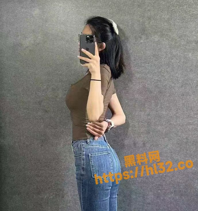 690X735