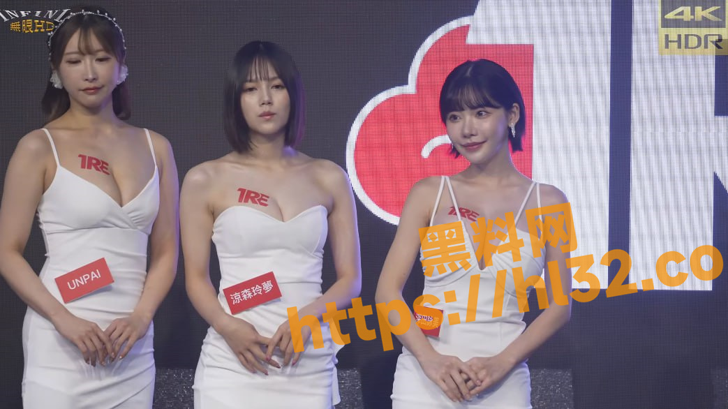1043X586
