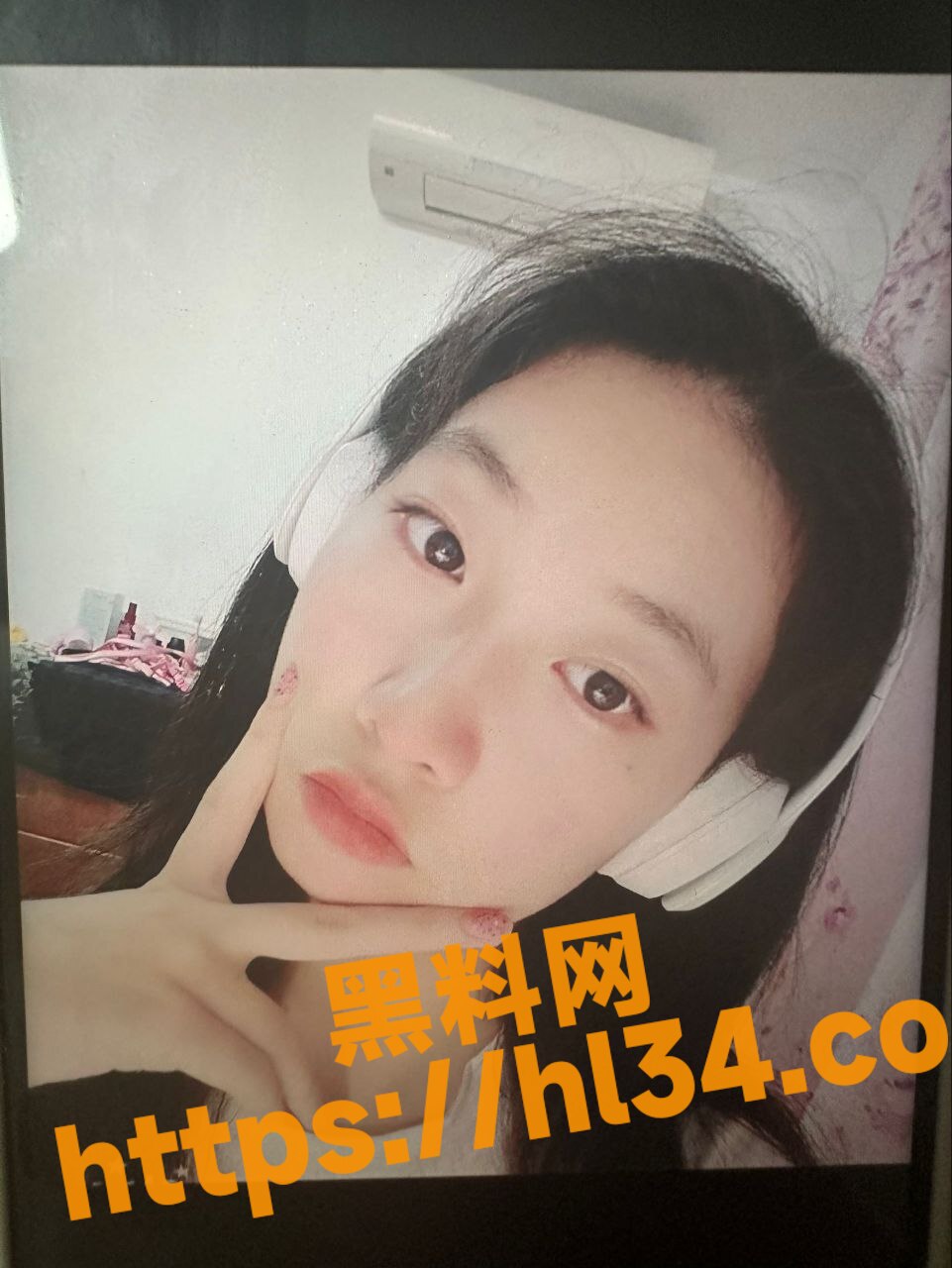 961X1280