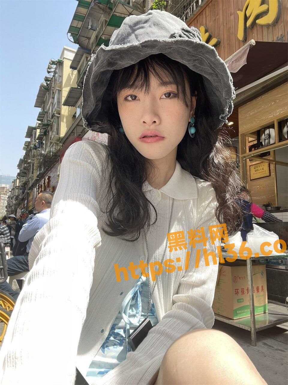 960X1280