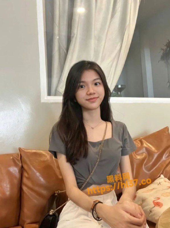 597X800