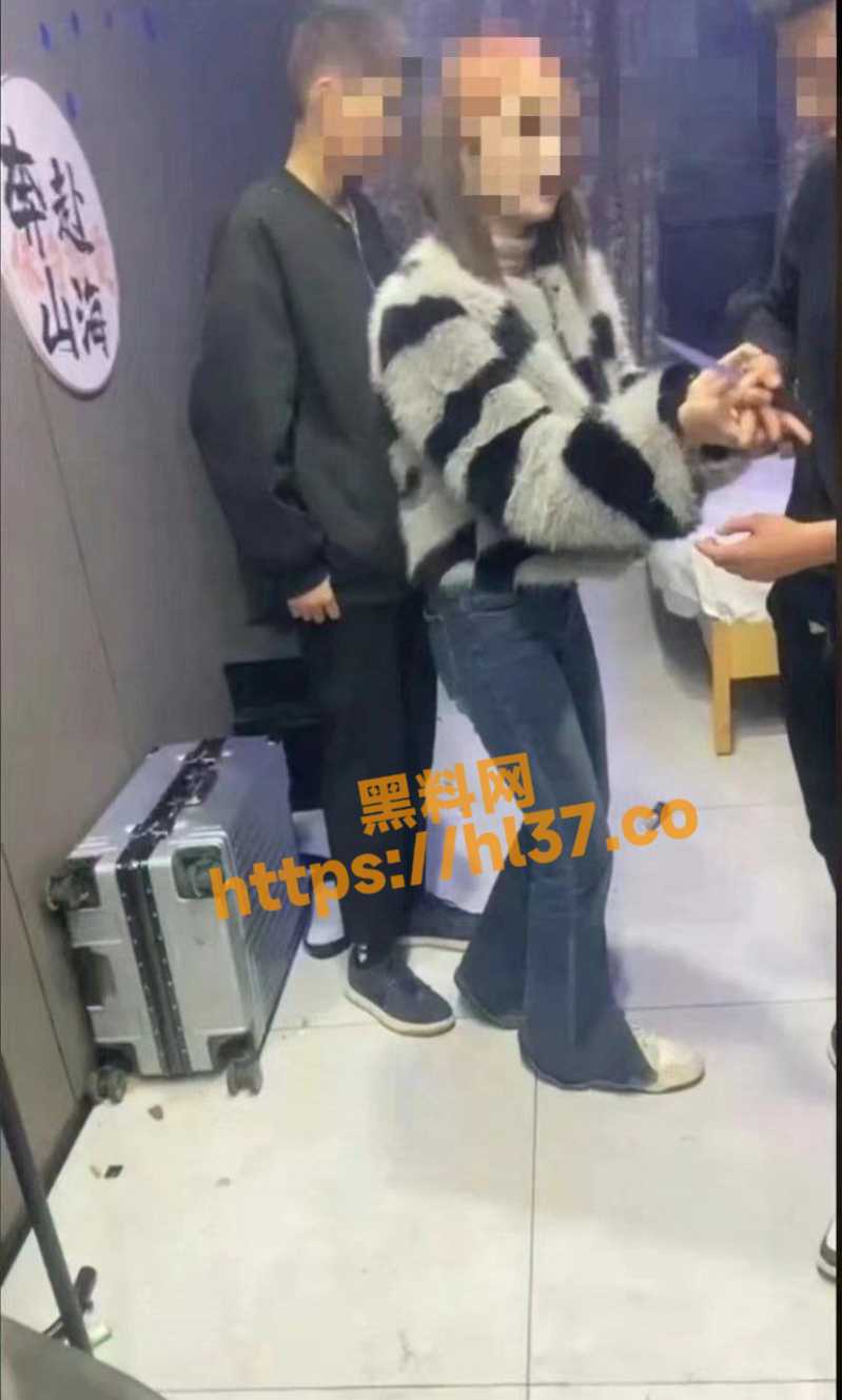 799X1329