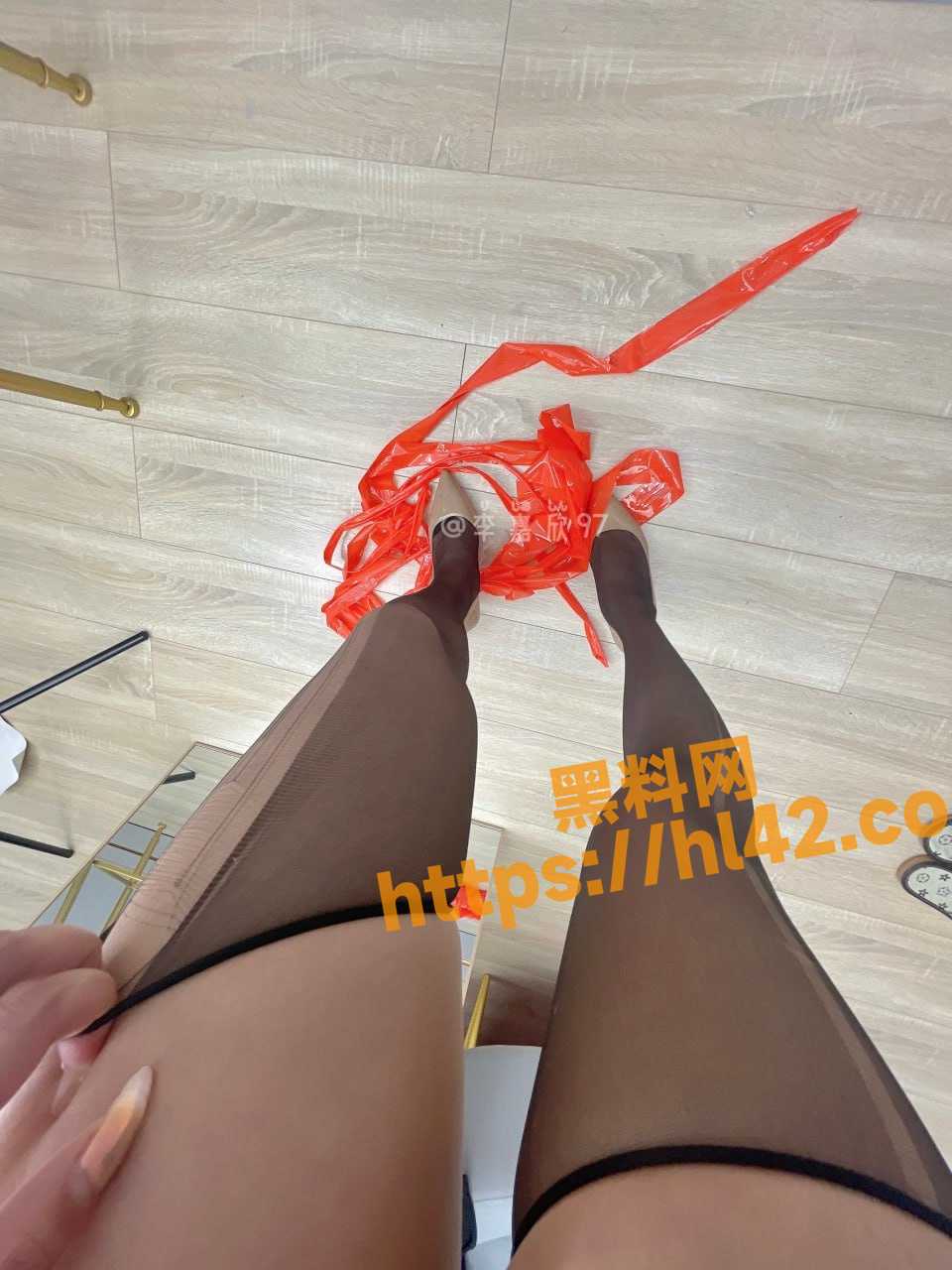 960X1280