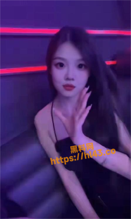 446X744