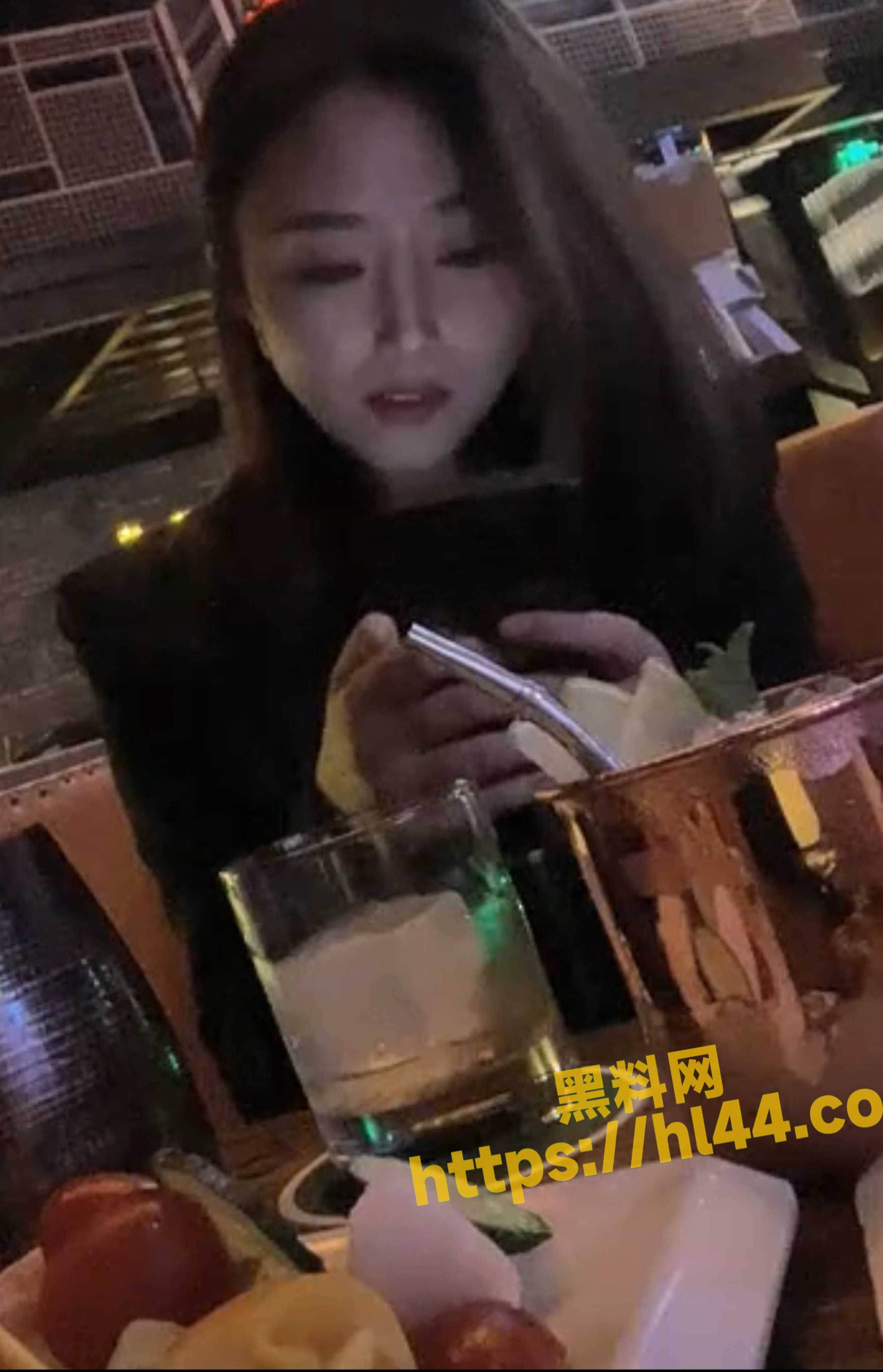 2636X4096