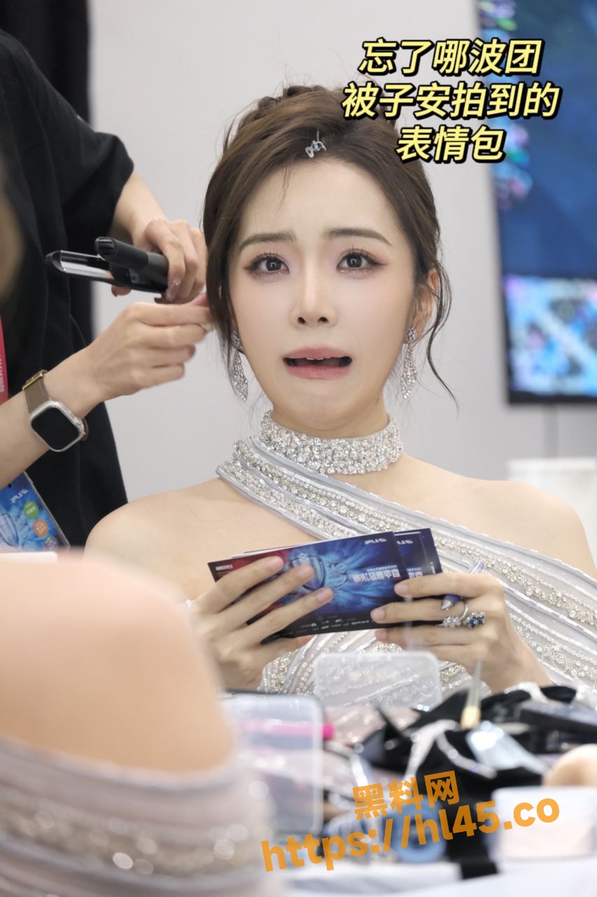 853X1280