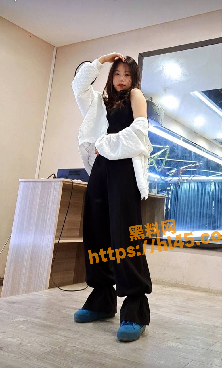 772X1280