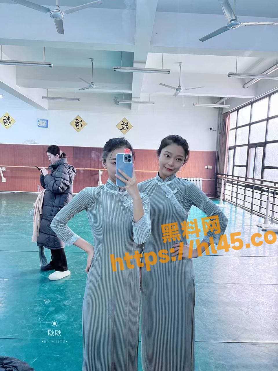 960X1280