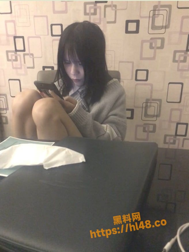 656X873