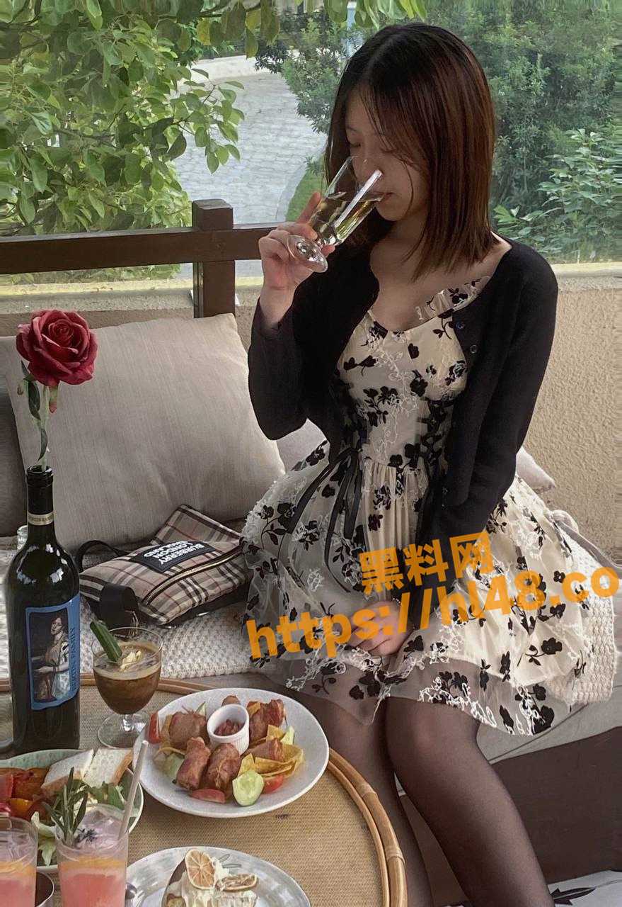 879X1280