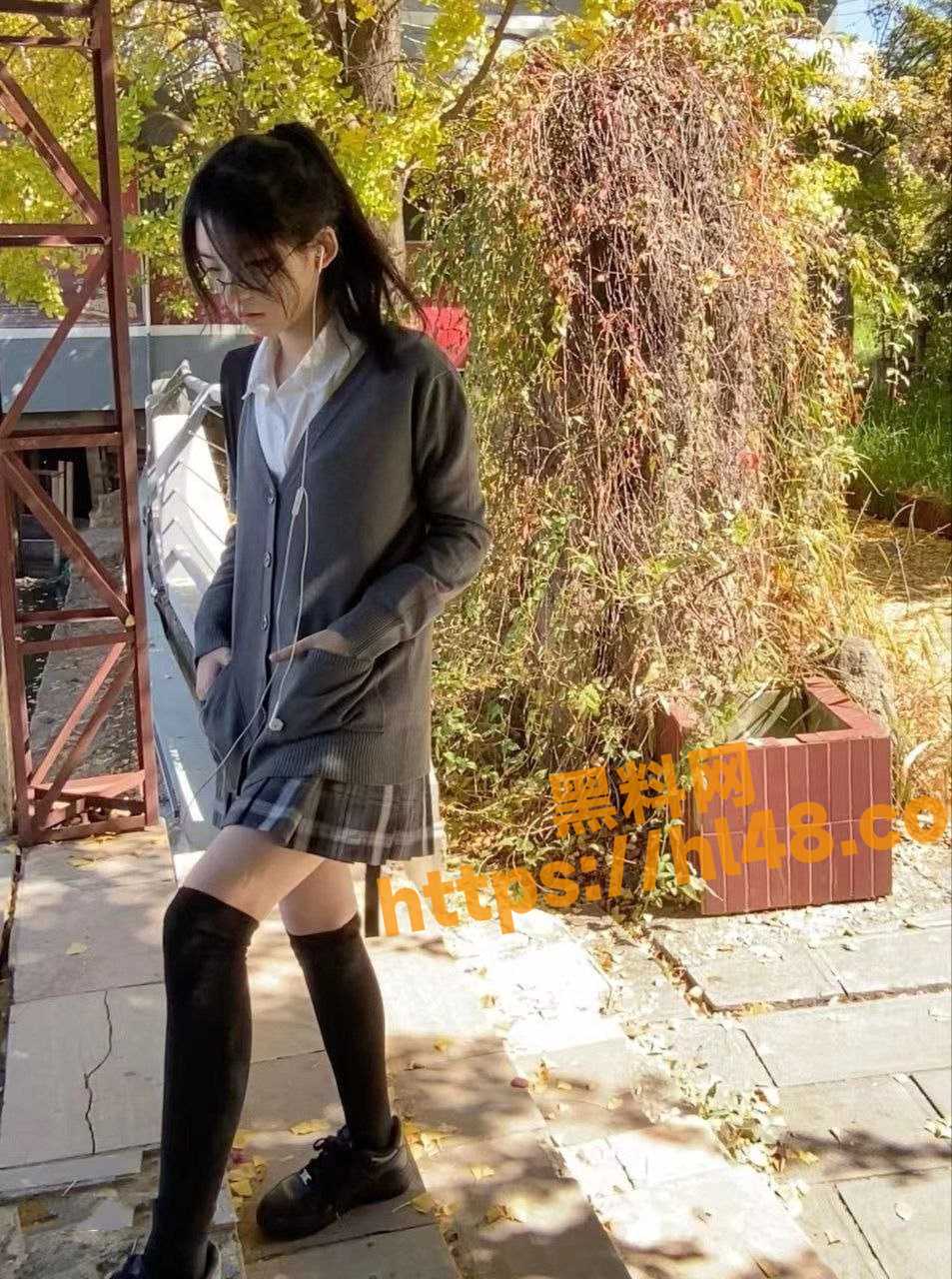 953X1280