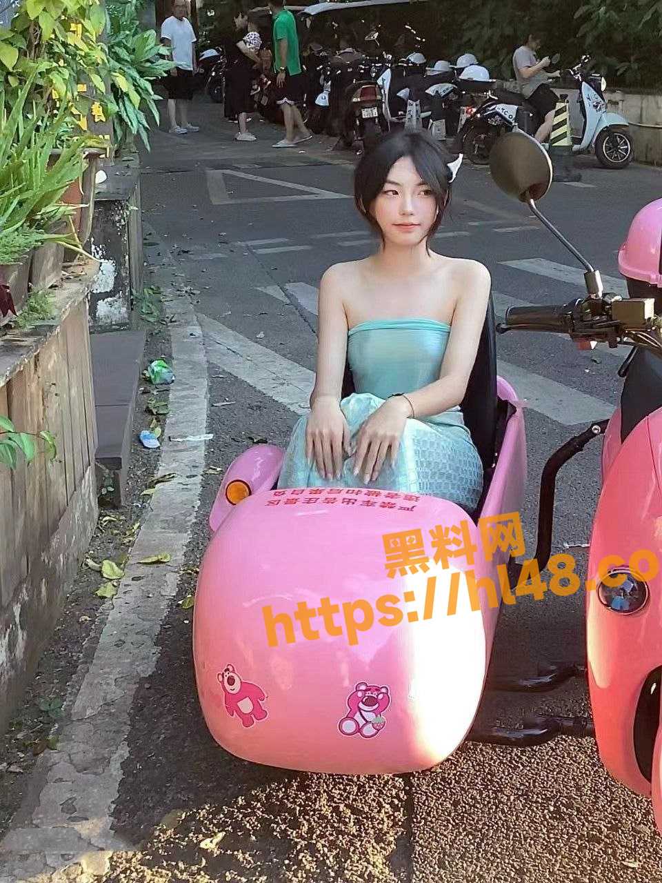 960X1280