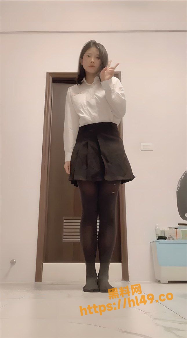 645X1163