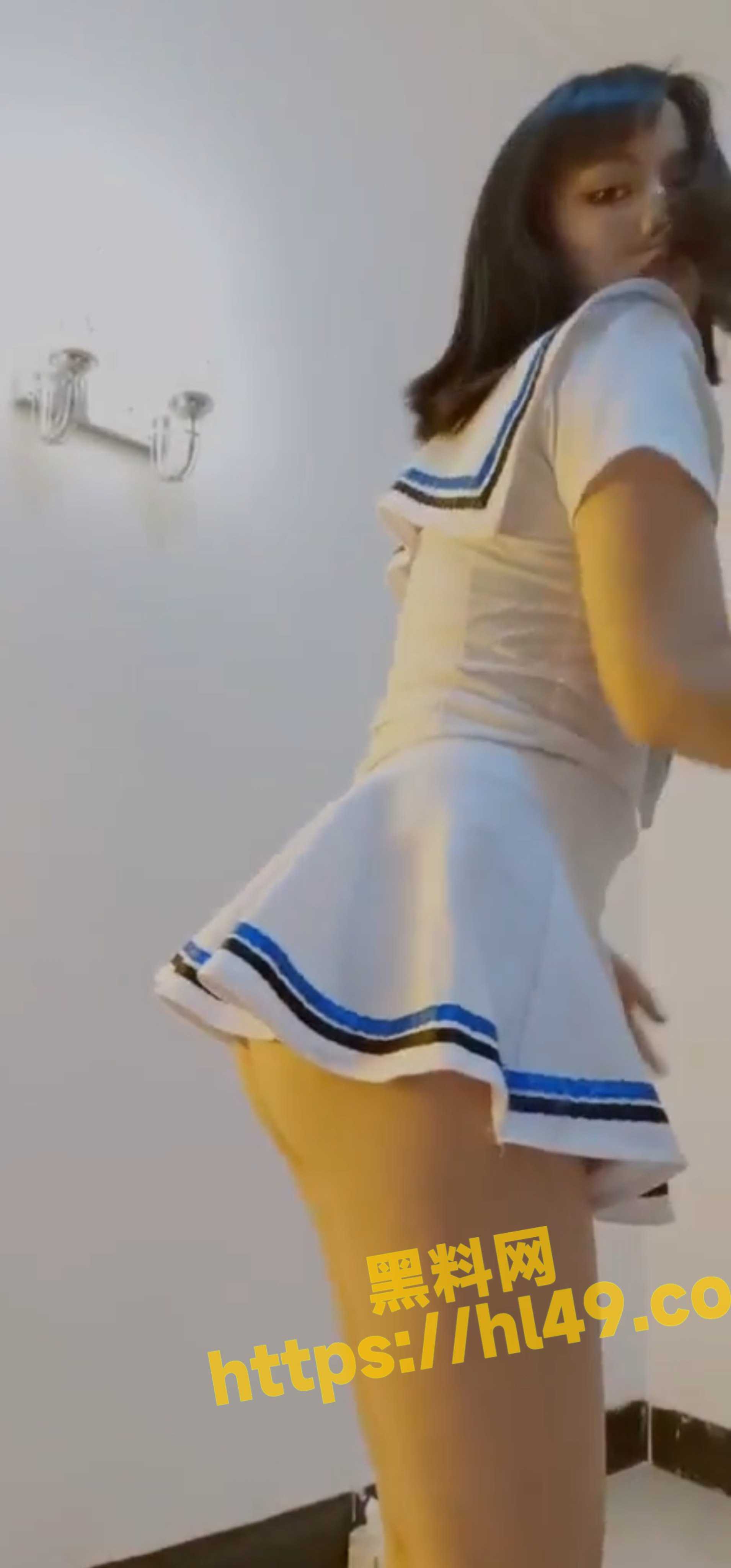 1910X4096