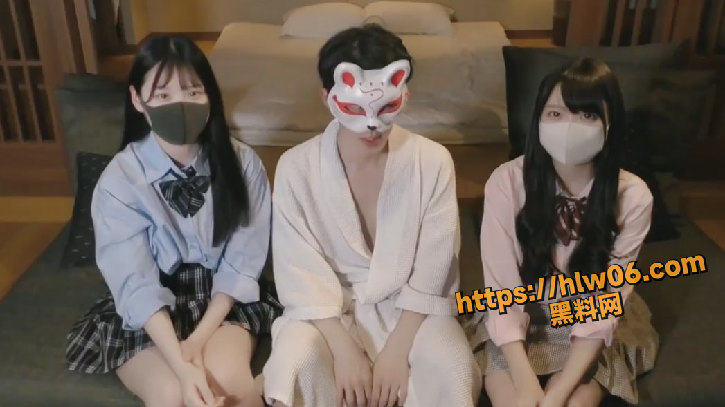 1047X589