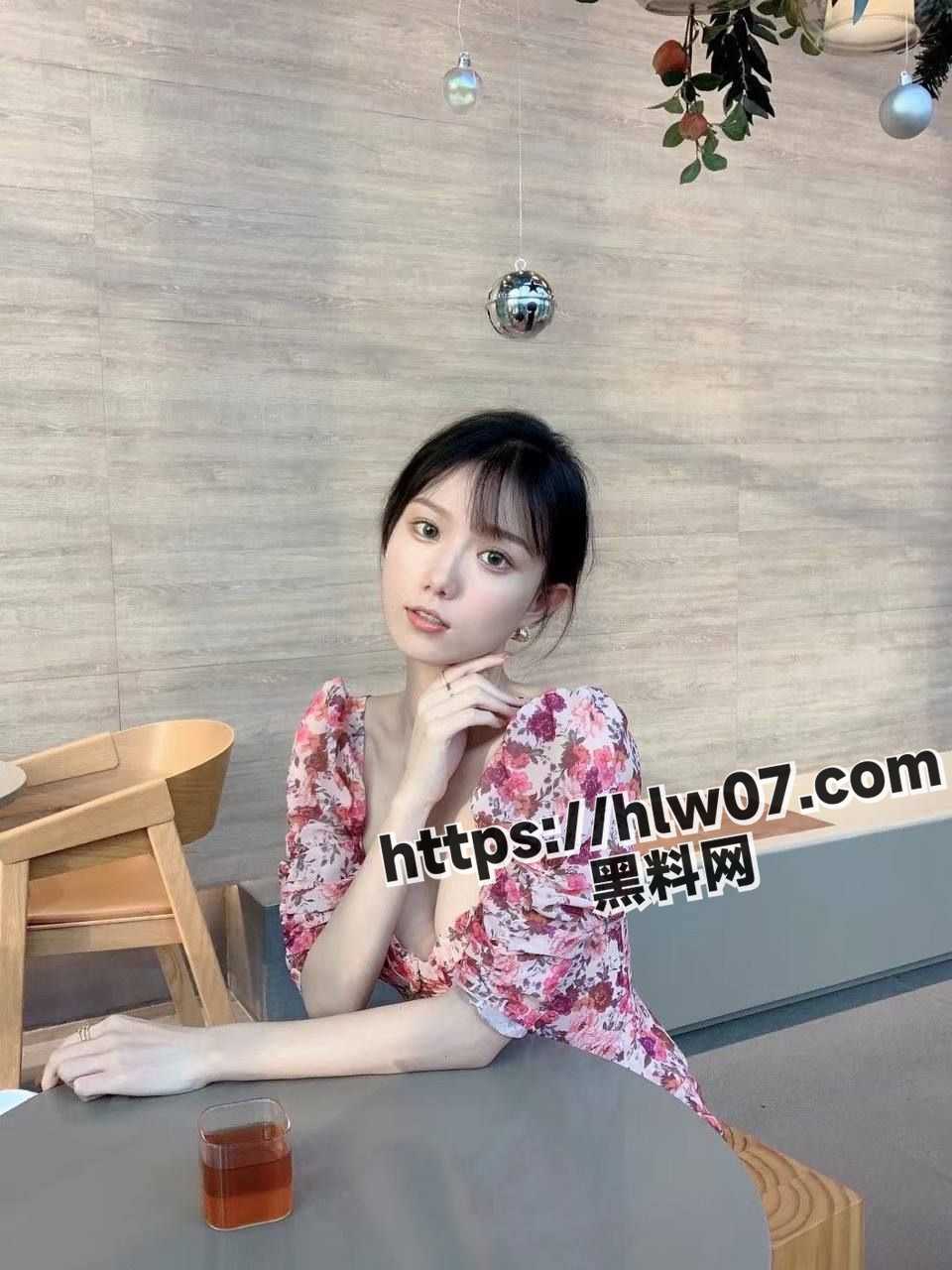 960X1280