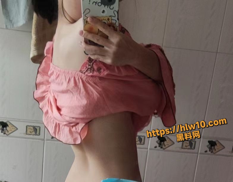 784X613