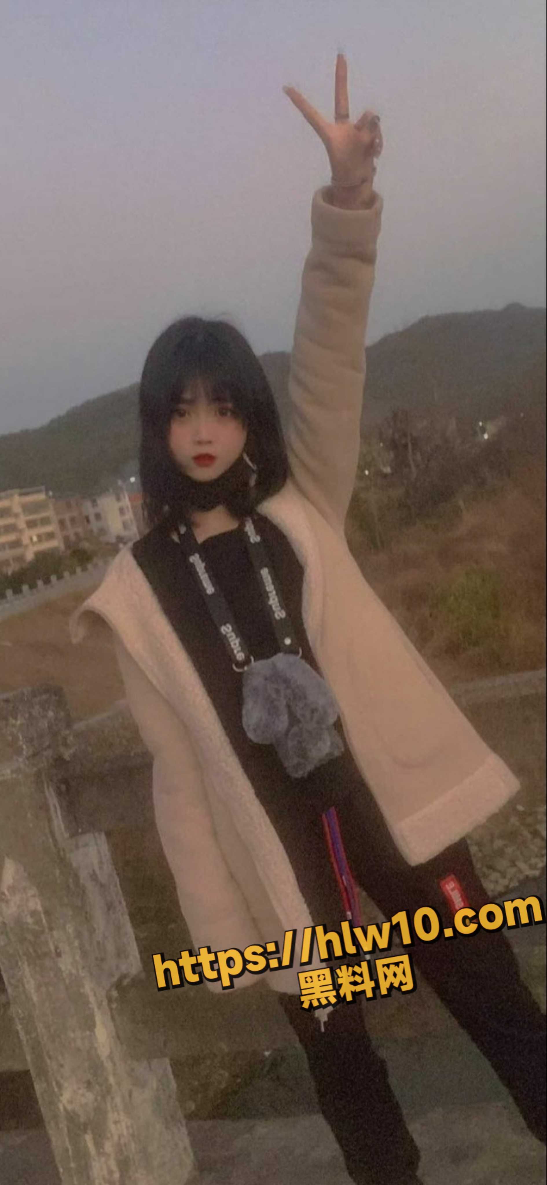1890X4096