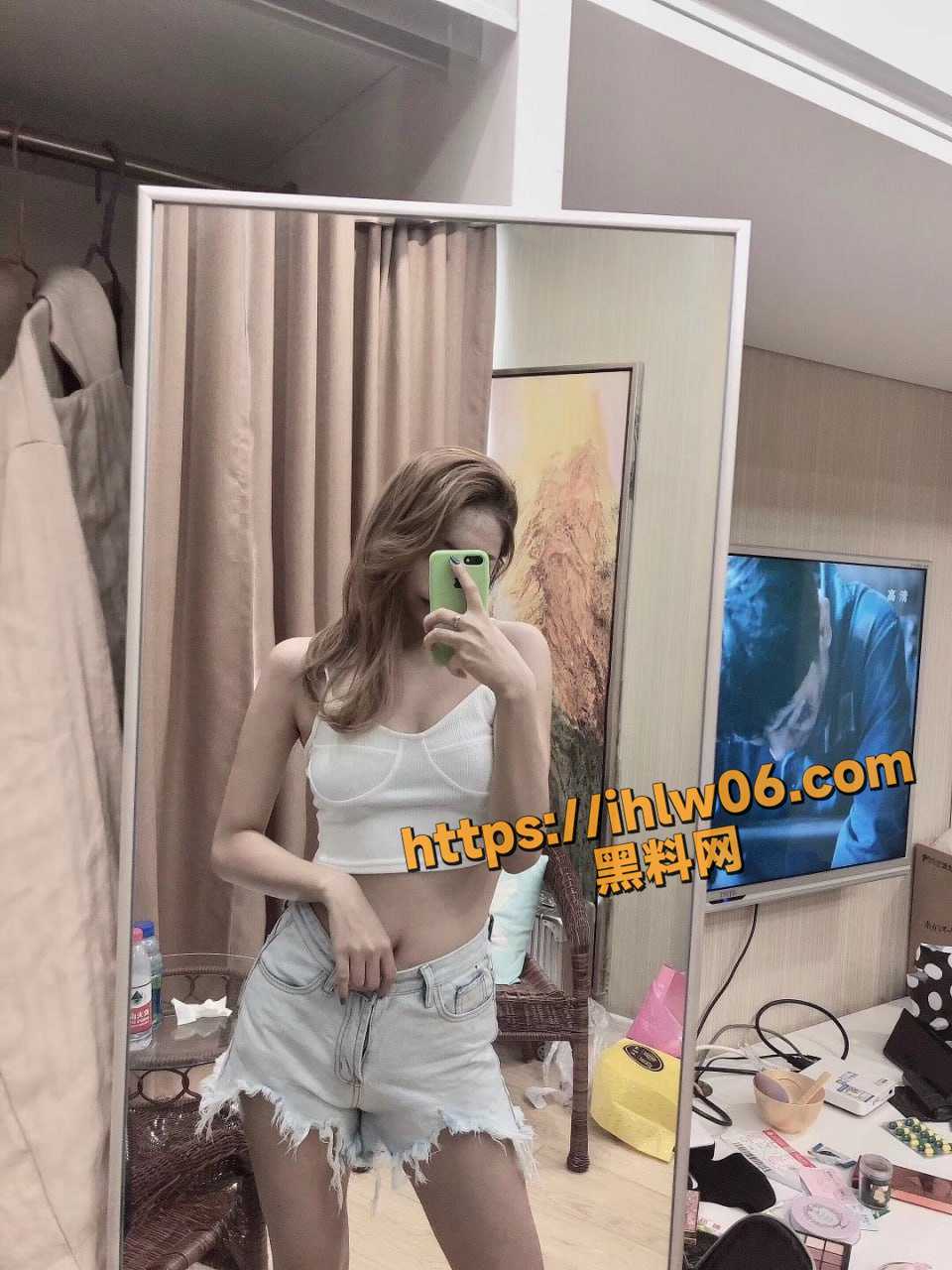 960X1280