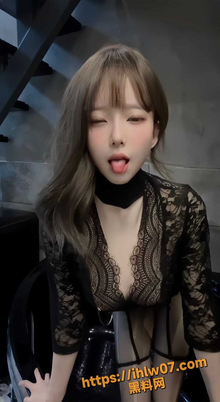 702X1280