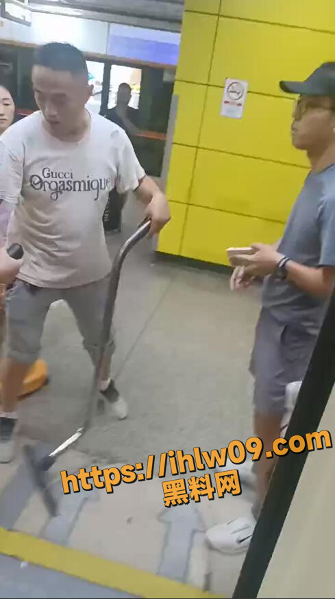 489X875