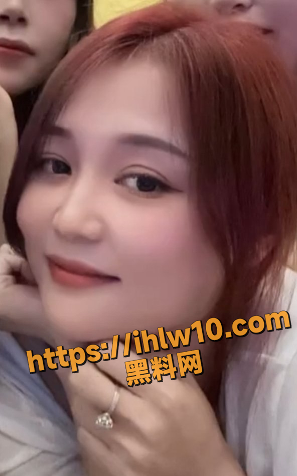 592X949